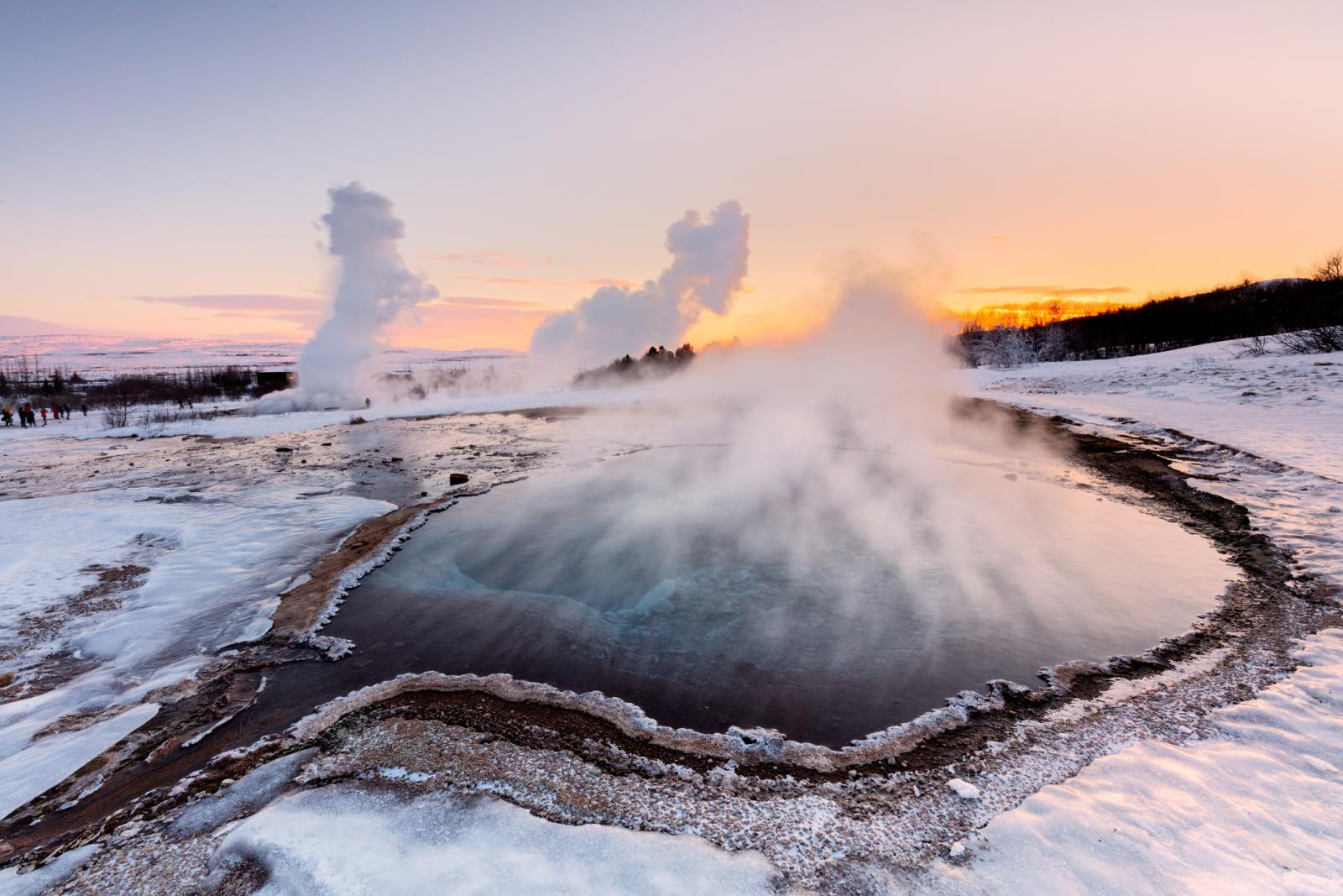 photographie d'un geyser en islande